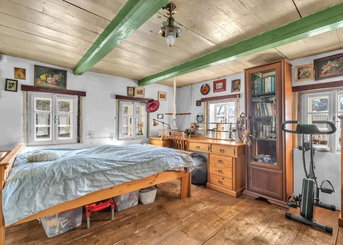 Pod Marianskou Horou بيت للعطل Desná